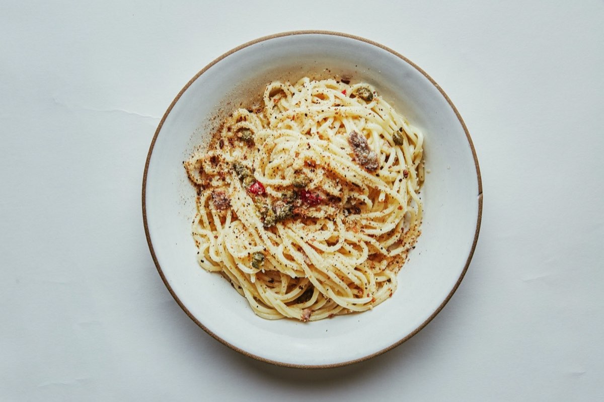 Corto: spaghetti with capers and chili flakes. Photo from their website.