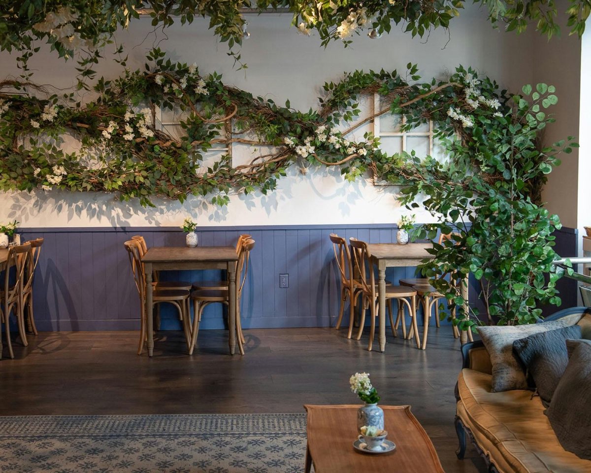 Maman: the Jersey City dining room with its floral garland. Photo from their website.